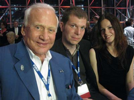 Buzz Aldrin űrhajóssal és feleségével egy űrkutatási konferencián (2012)