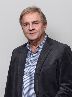 Záray Gyula professzor, projektvezető (ELTE)