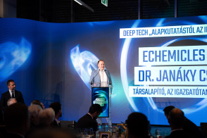 Janáky Csaba, eChemicles Zrt. Janáky Csaba, eChemicles Zrt.
